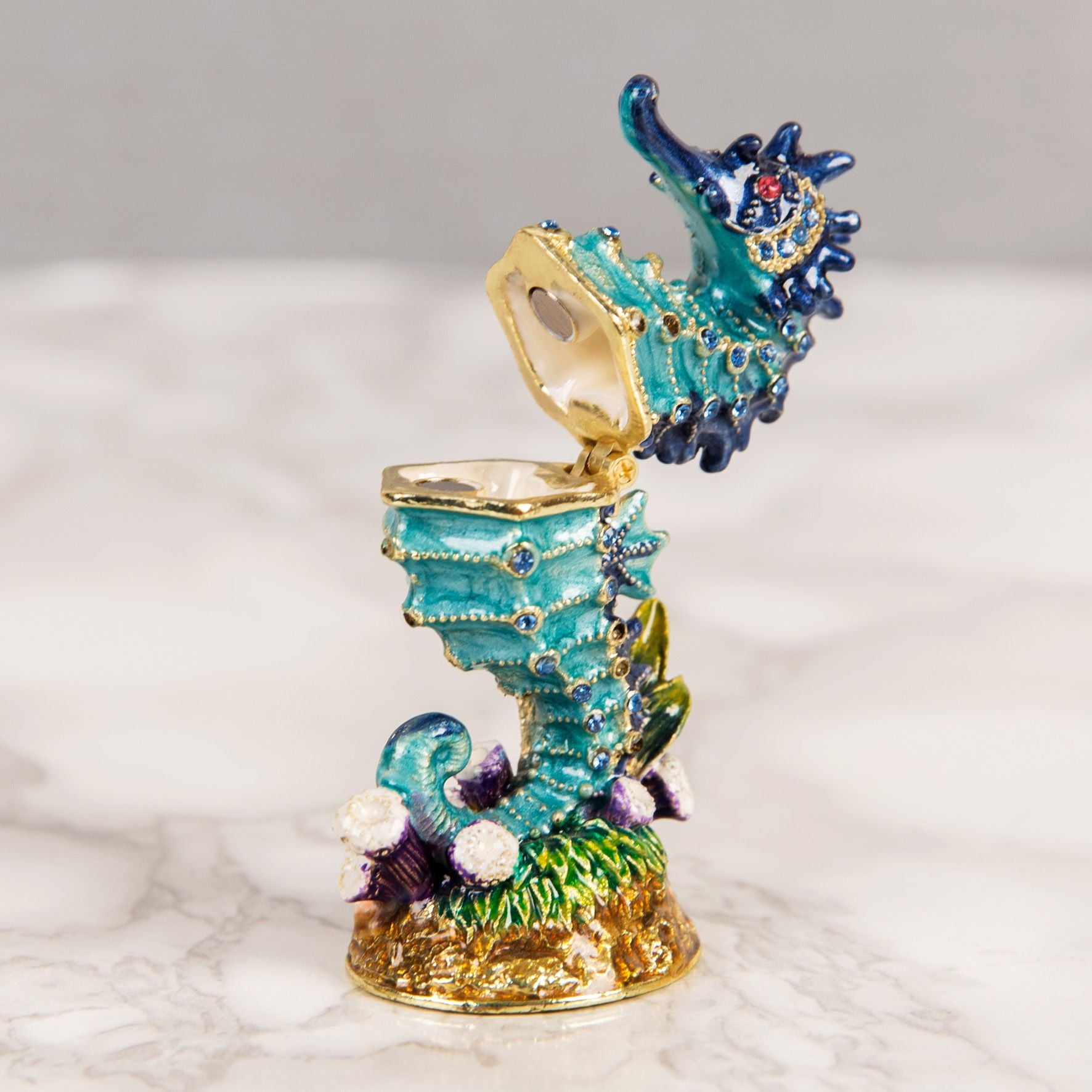 Treasured Trinkets - Sea Horse Blue *(72/36)*