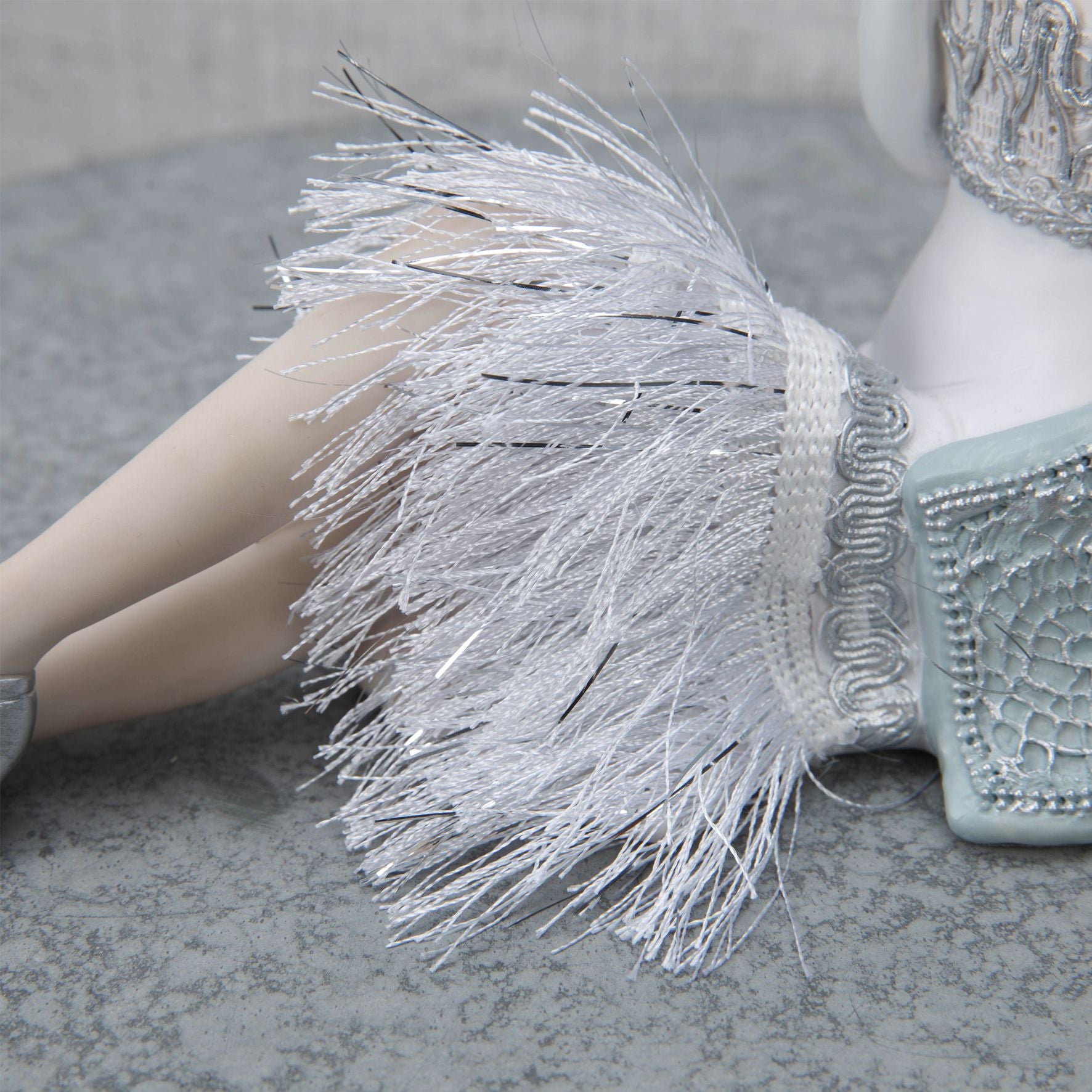 "Gatsby Girls" Figurine Sitting - Evelyn