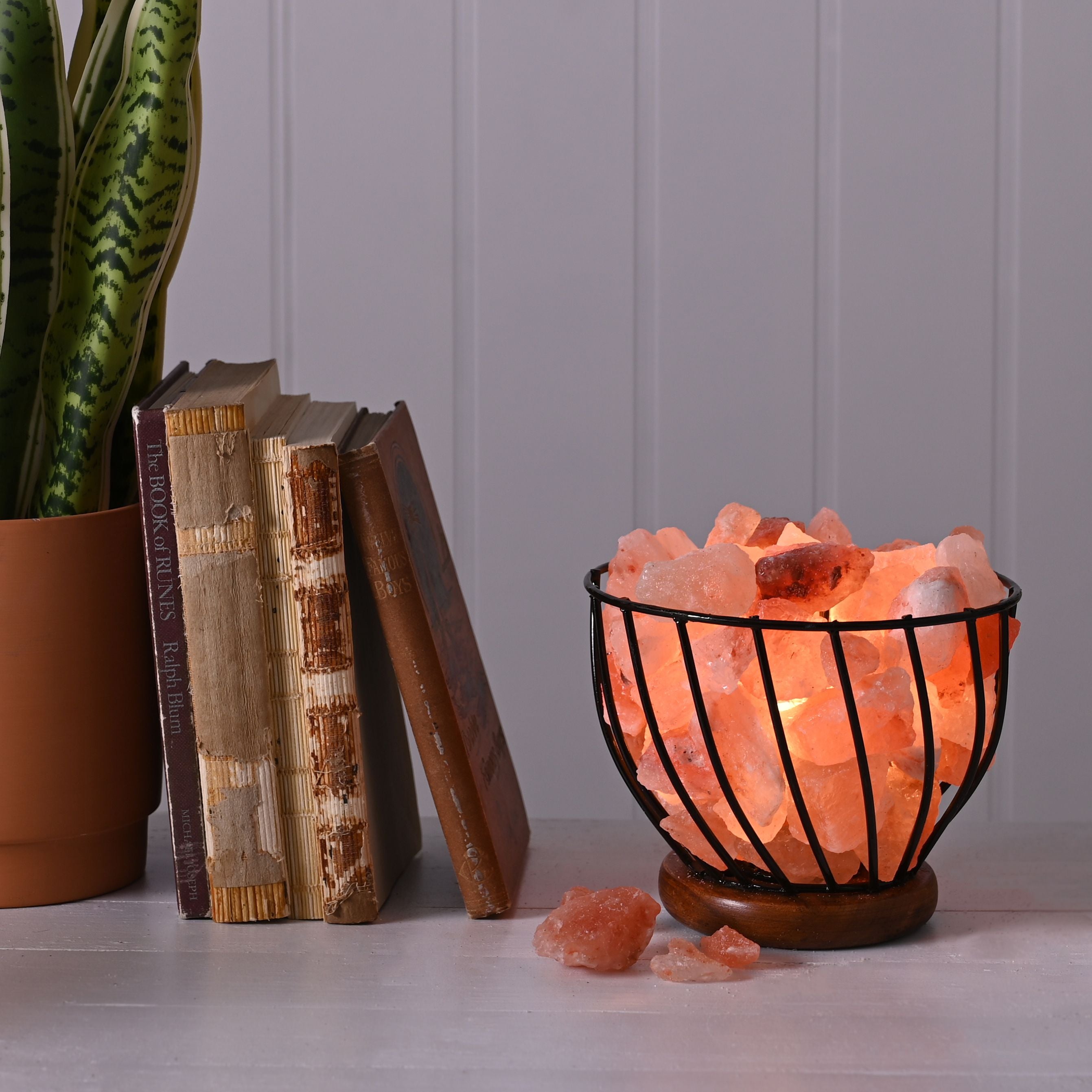 Himalayan Rock Salt Metal Basket Lamp