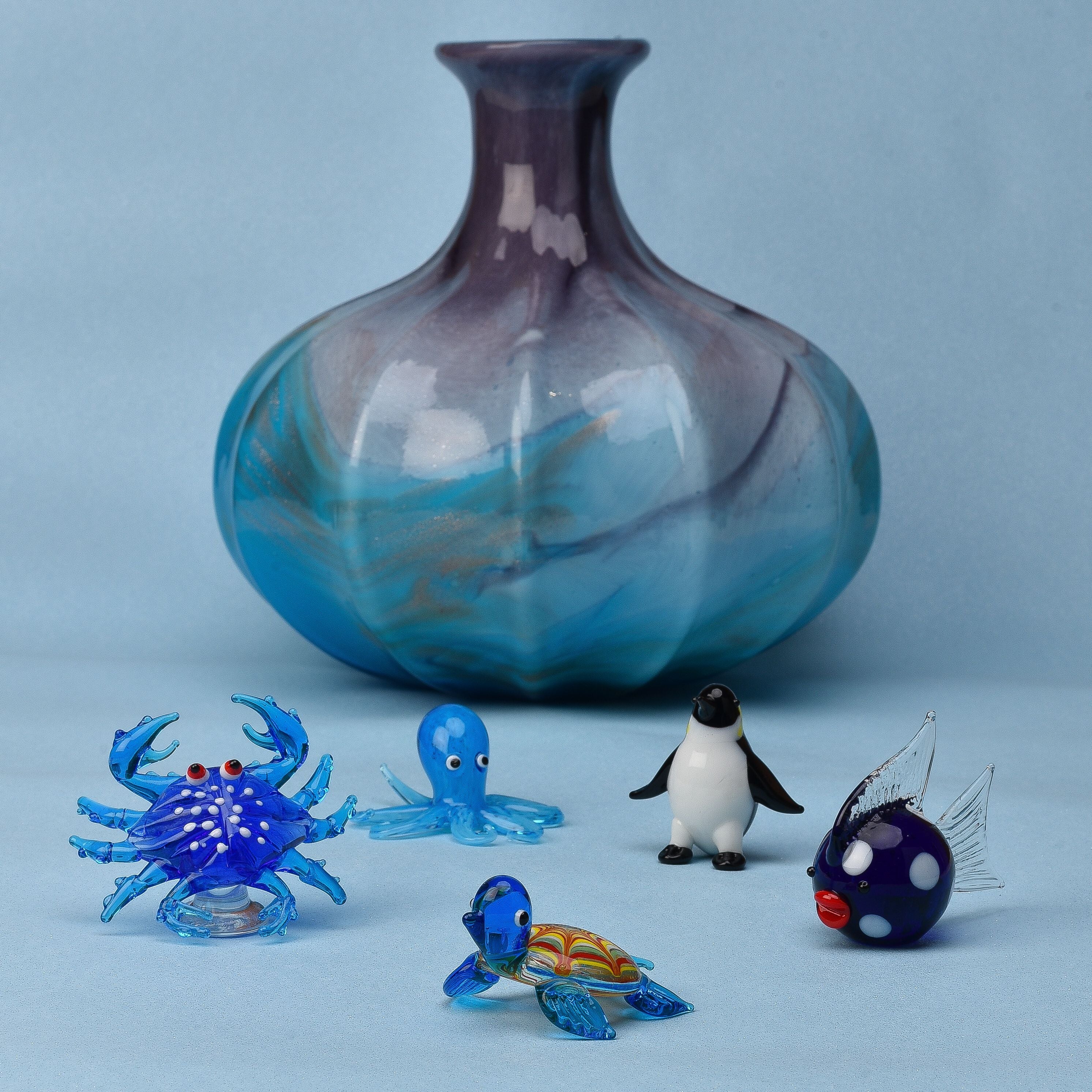 Objets D'art Miniature Glass Figurine - Penguin