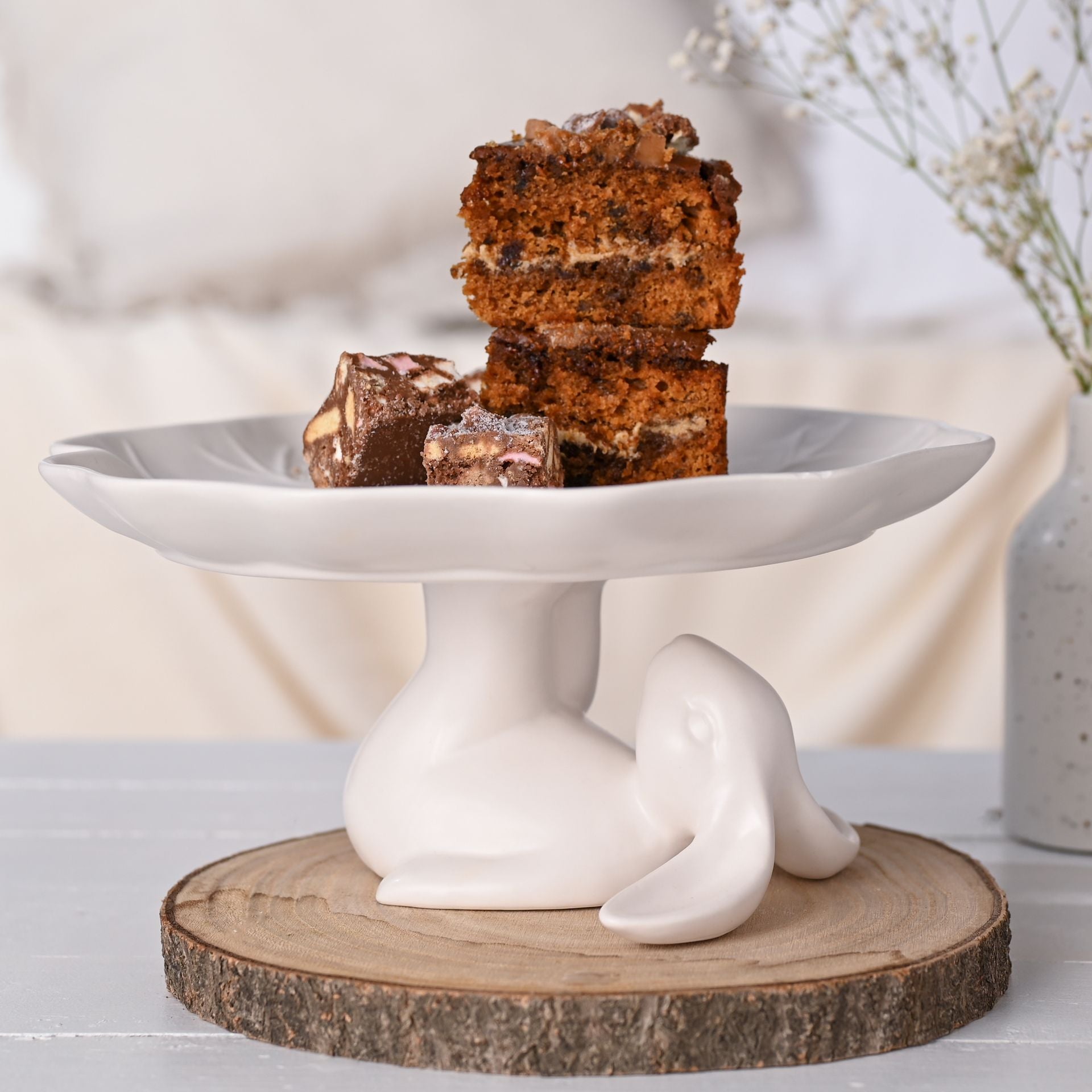 Eggs-traordinary Gifting Company Bunny Cake Stand