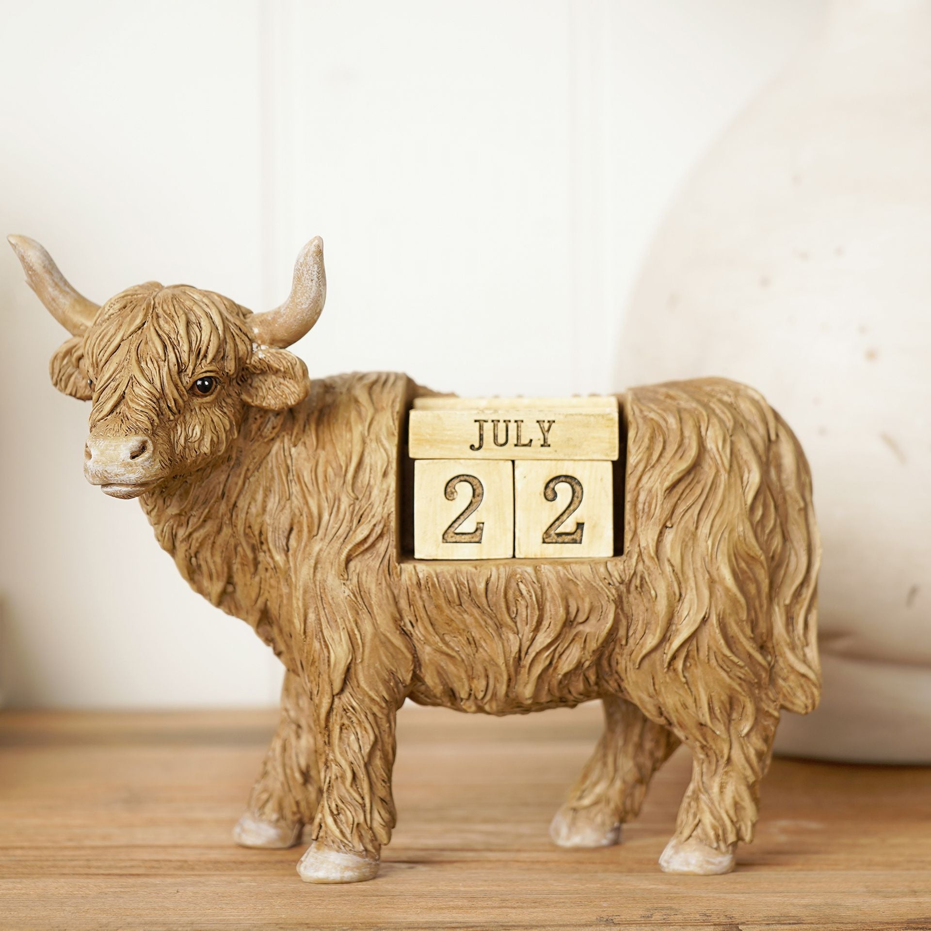 Country Living Highland Cow Figurine Calendar