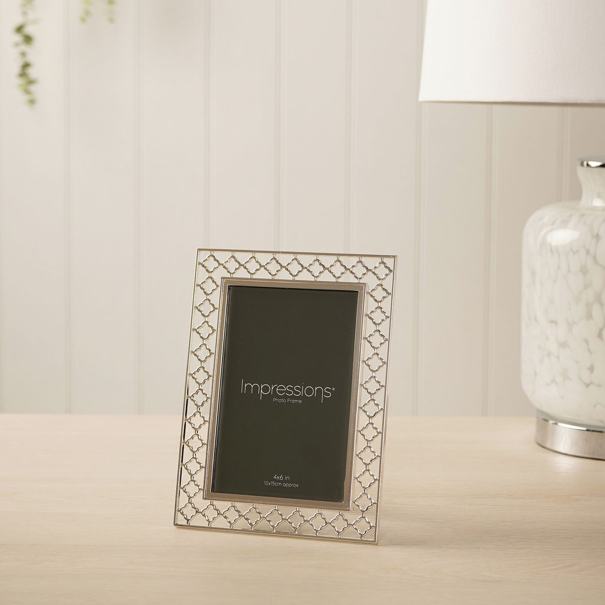 Impressions Lattice Cut Metal Plated Silver Photo Frame 4" x 6"