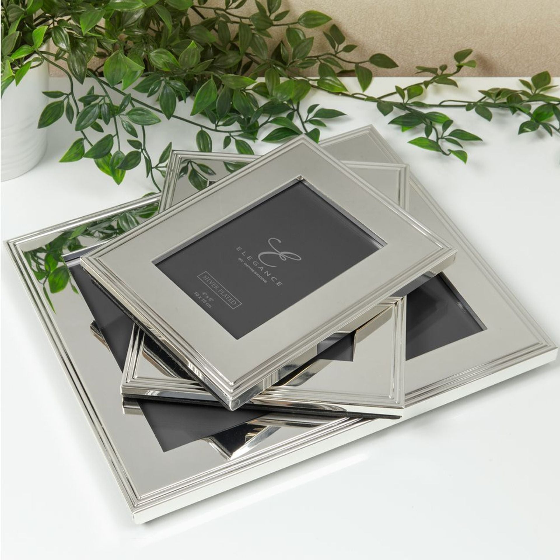 Elegance Silverplated Rib Edge Frame 5" x 7" Gift Boxed