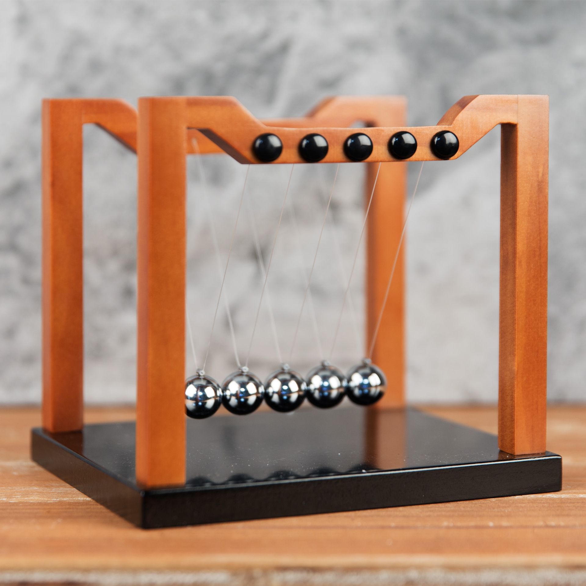 Harvey Makin Collection - Wooden Newton's Cradle 16 x 18cm