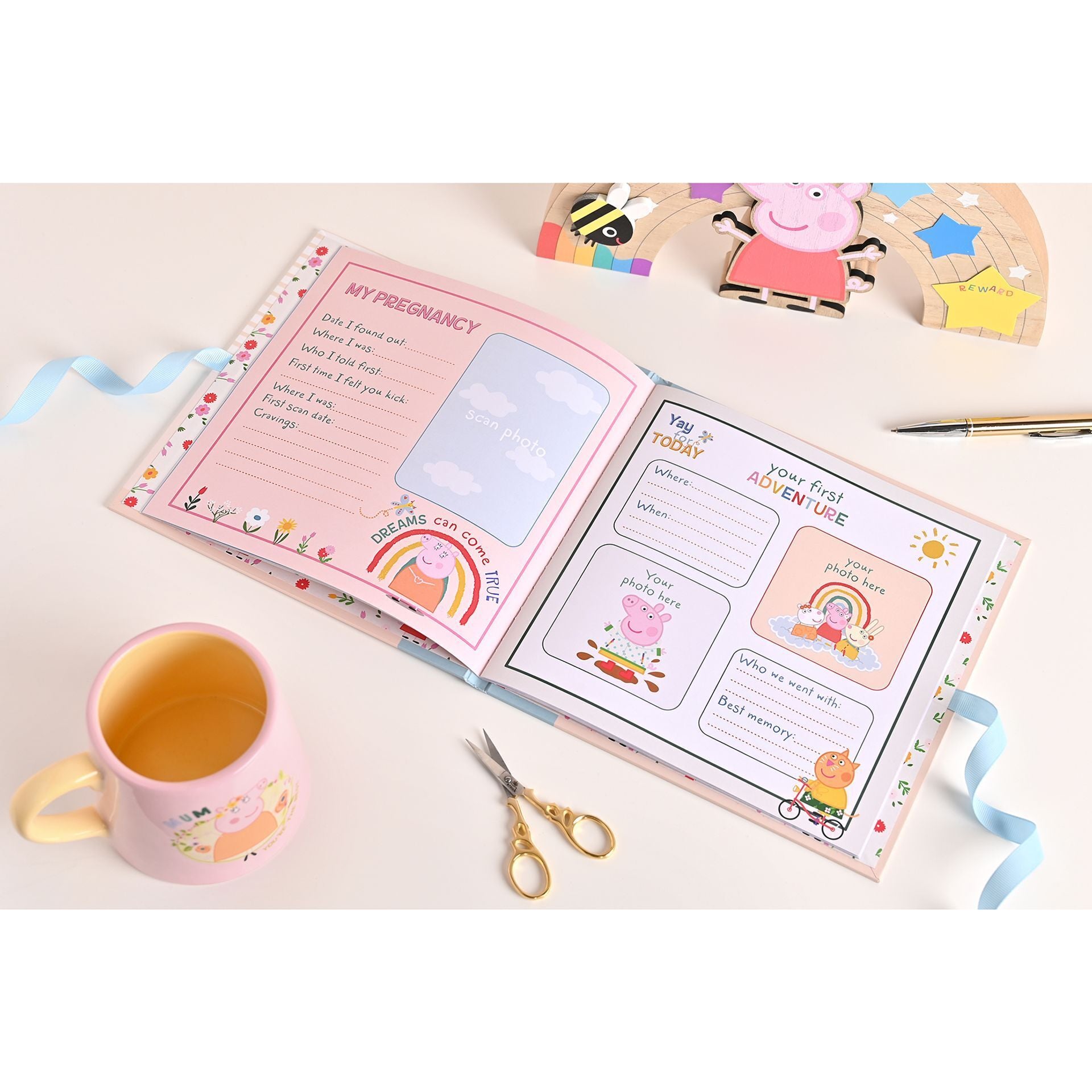 Peppa Pig My First Year Record Book