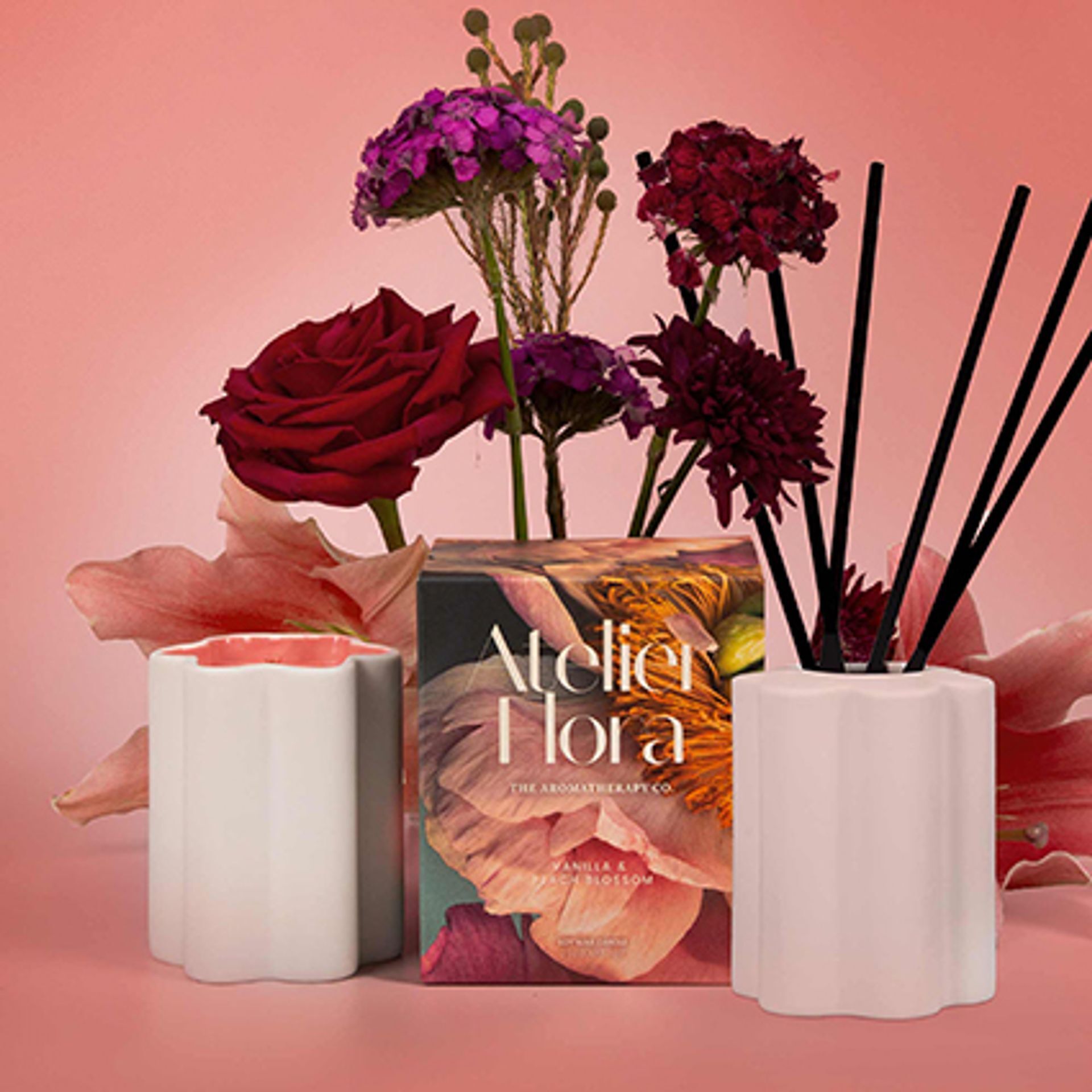 Atelier Flora 200g Candle - Vanilla & Peach Blossom