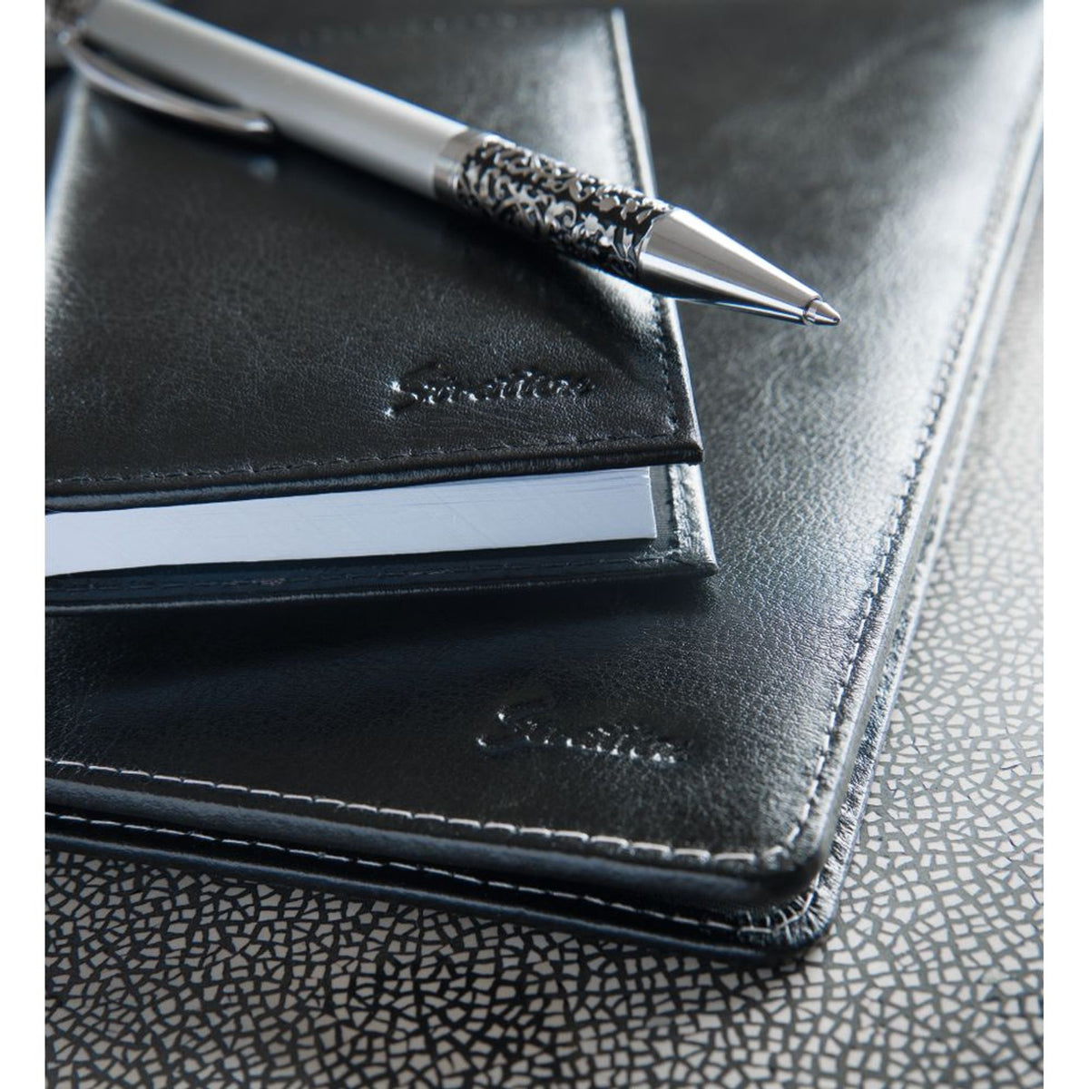 Stratton Ballpoint Pen - Red with Etched Pattern Top