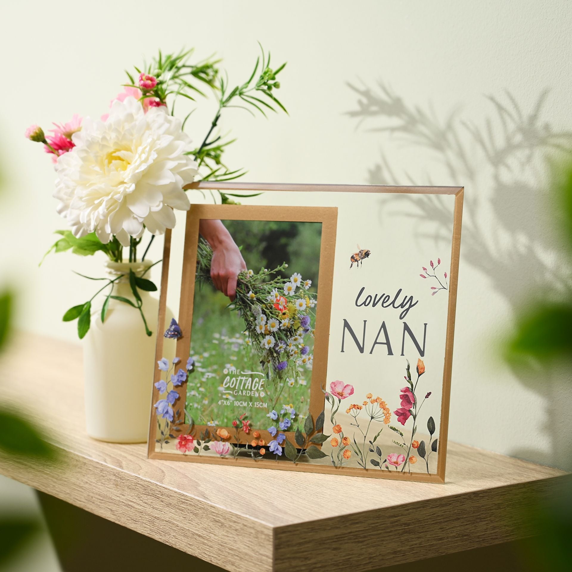 The Cottage Garden Glass Frame 4 x 6 "Nan"