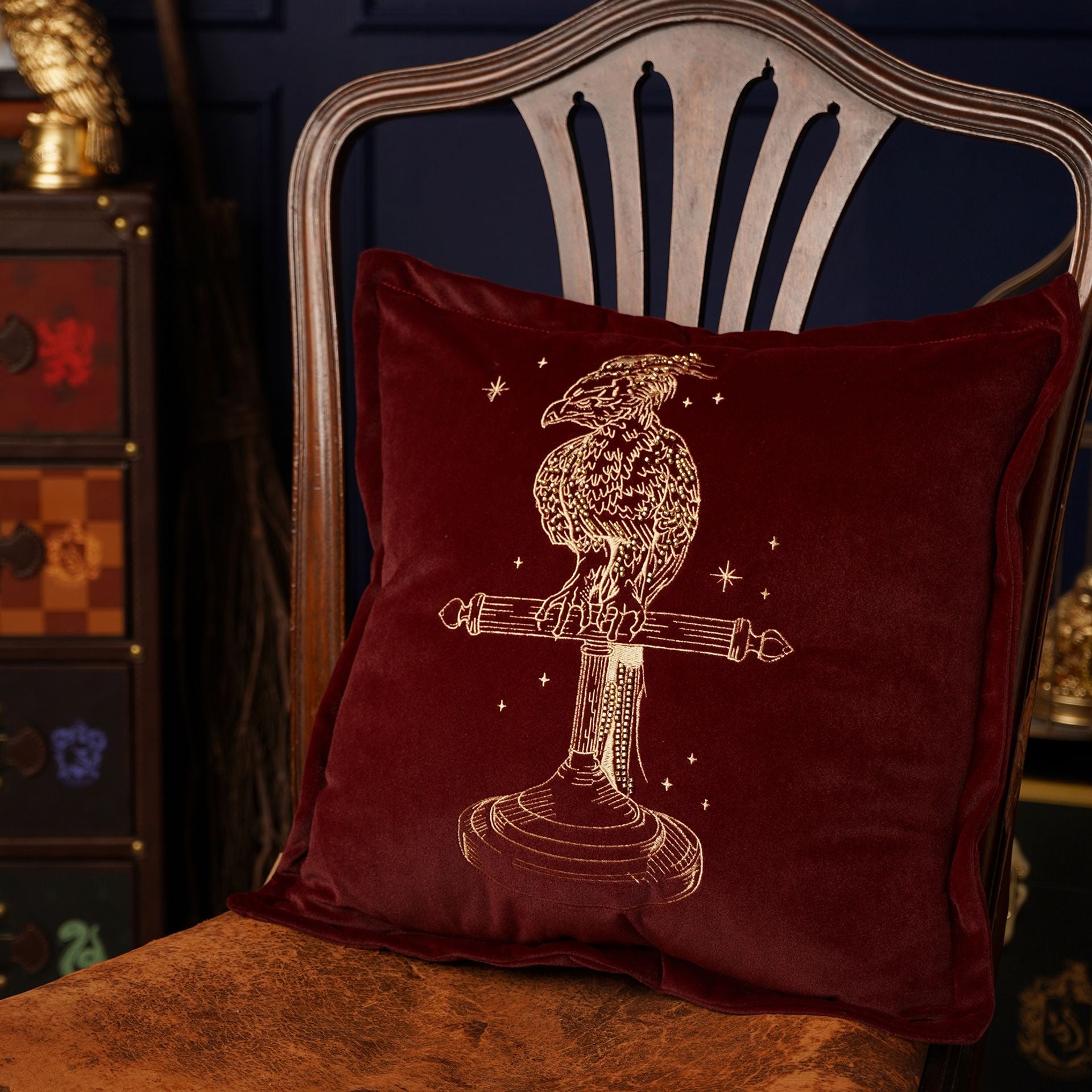 Harry Potter Alumni Velvet Cushion 43cm - Fawkes