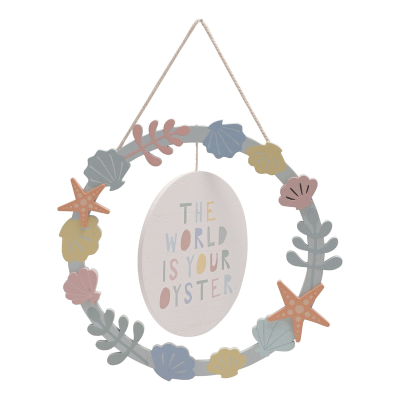 Petit Cheri Hanging Wreath "The World Is Your Oyster"