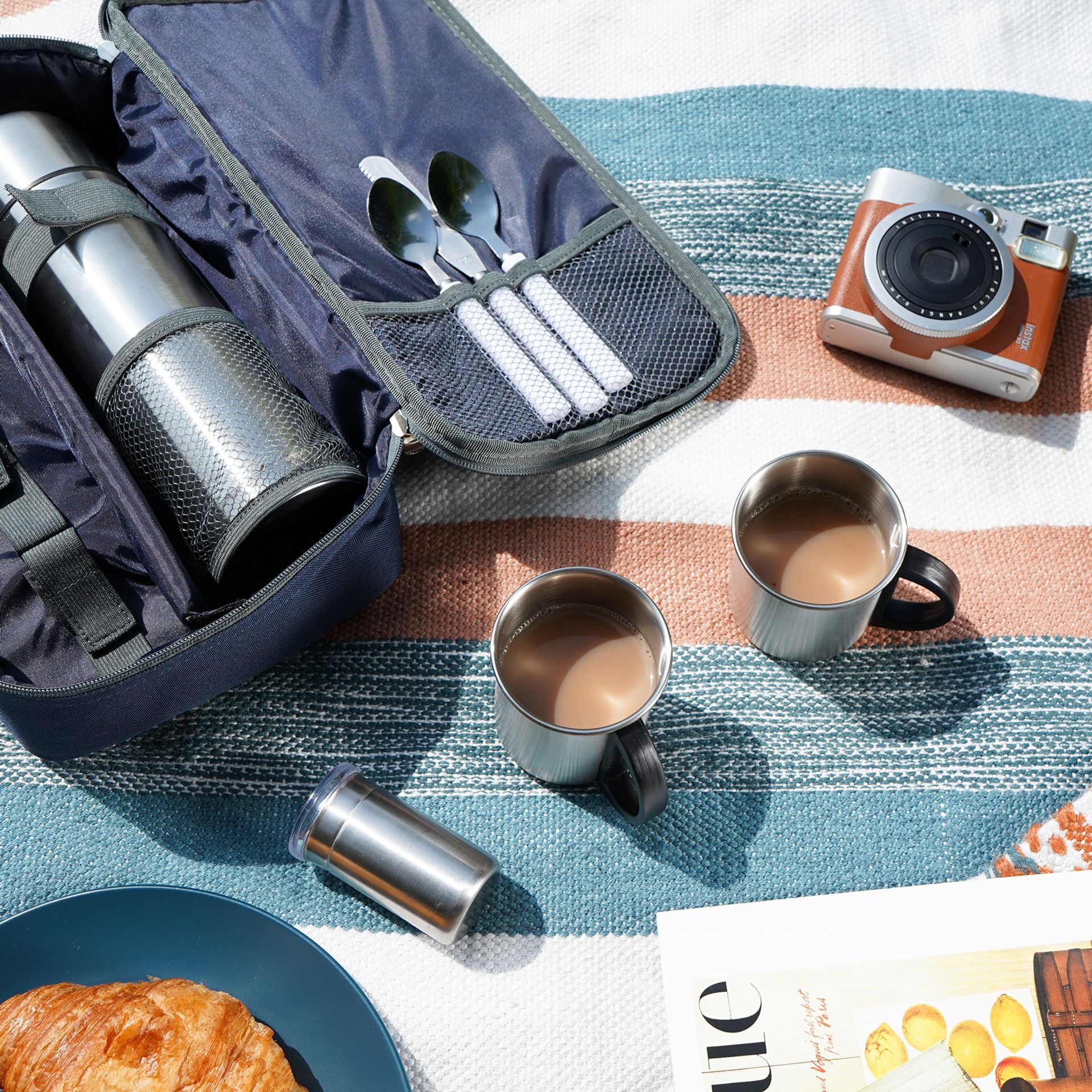 Country Living 2 Person Coffee Set With Stainless Steel Flask And Mugs