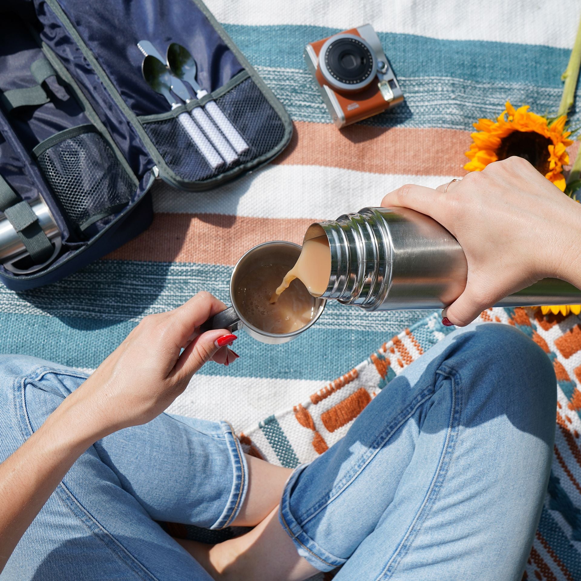 Country Living 2 Person Coffee Set With Stainless Steel Flask And Mugs