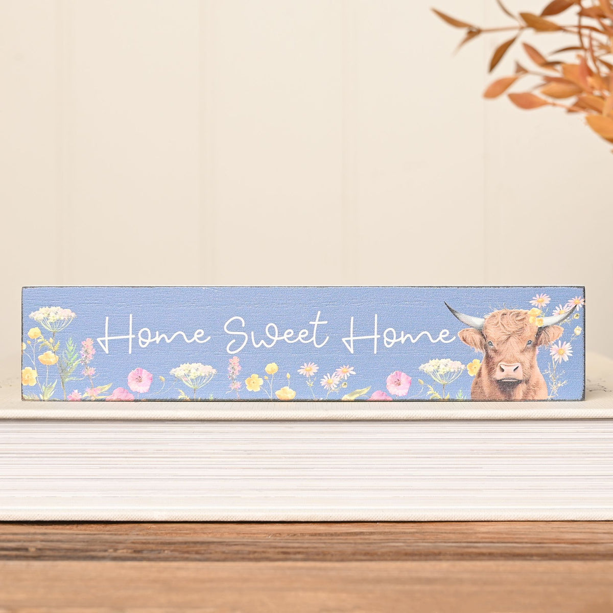 Country Living Set of 36 Highland Cow Plaques and Display Stand - 6 Designs