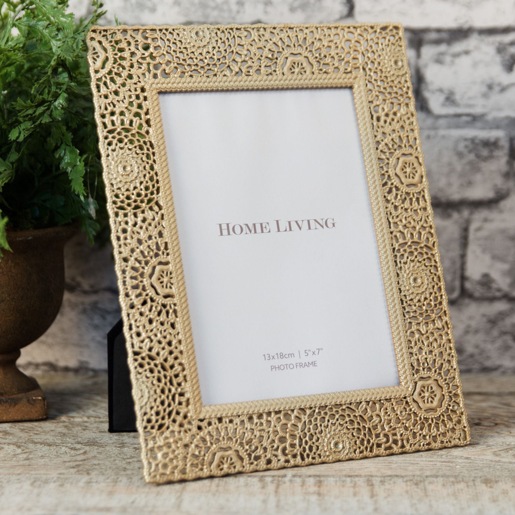 Moroccan Collection Gold Painted Metal Photo Frame 5" x 7"