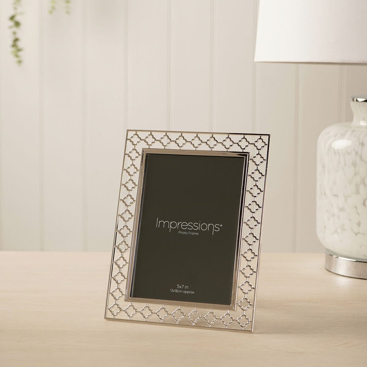 Impressions Lattice Cut Metal Plated Silver Photo Frame 5" x 7"