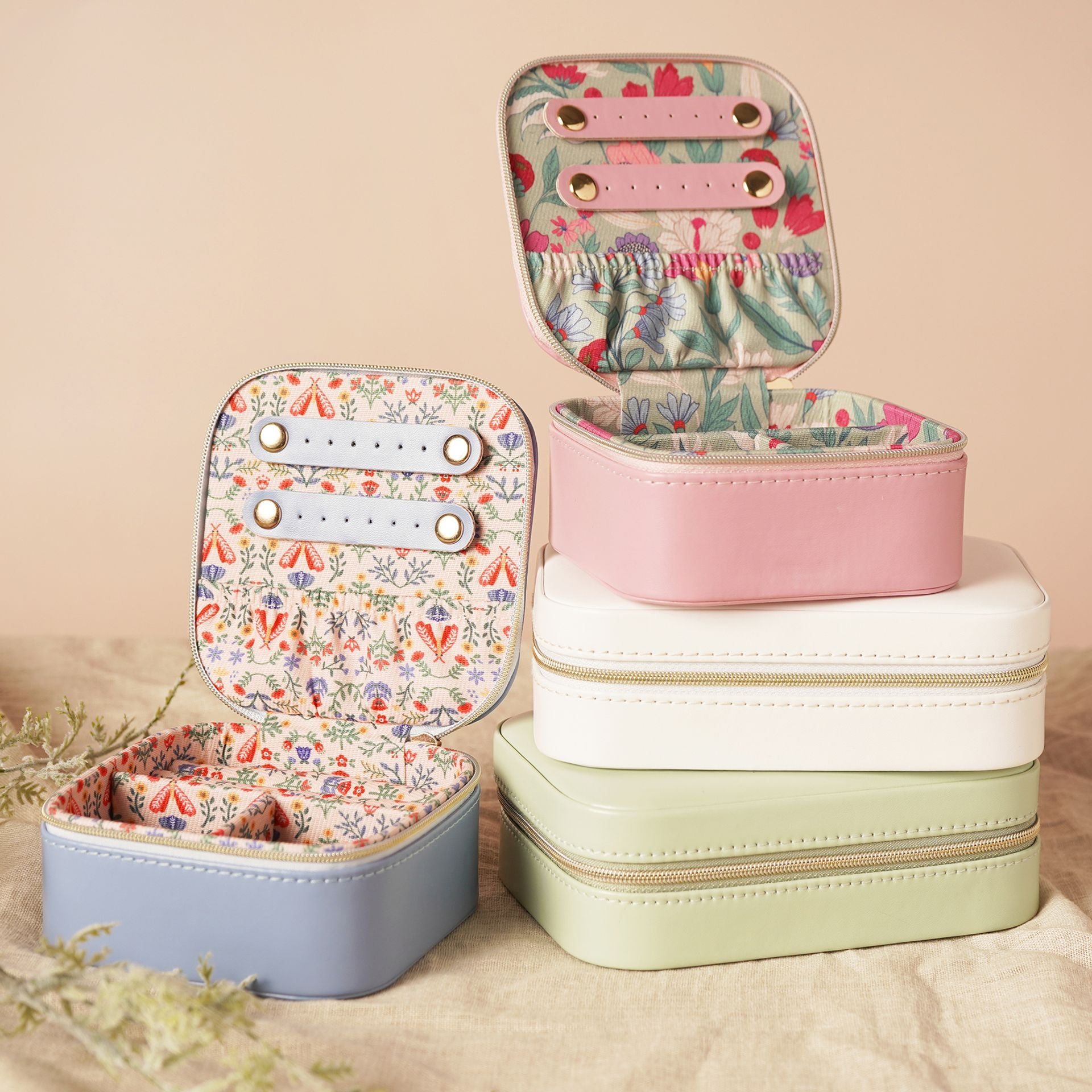 Sophia Lane White & Blue Floral Jewellery Box