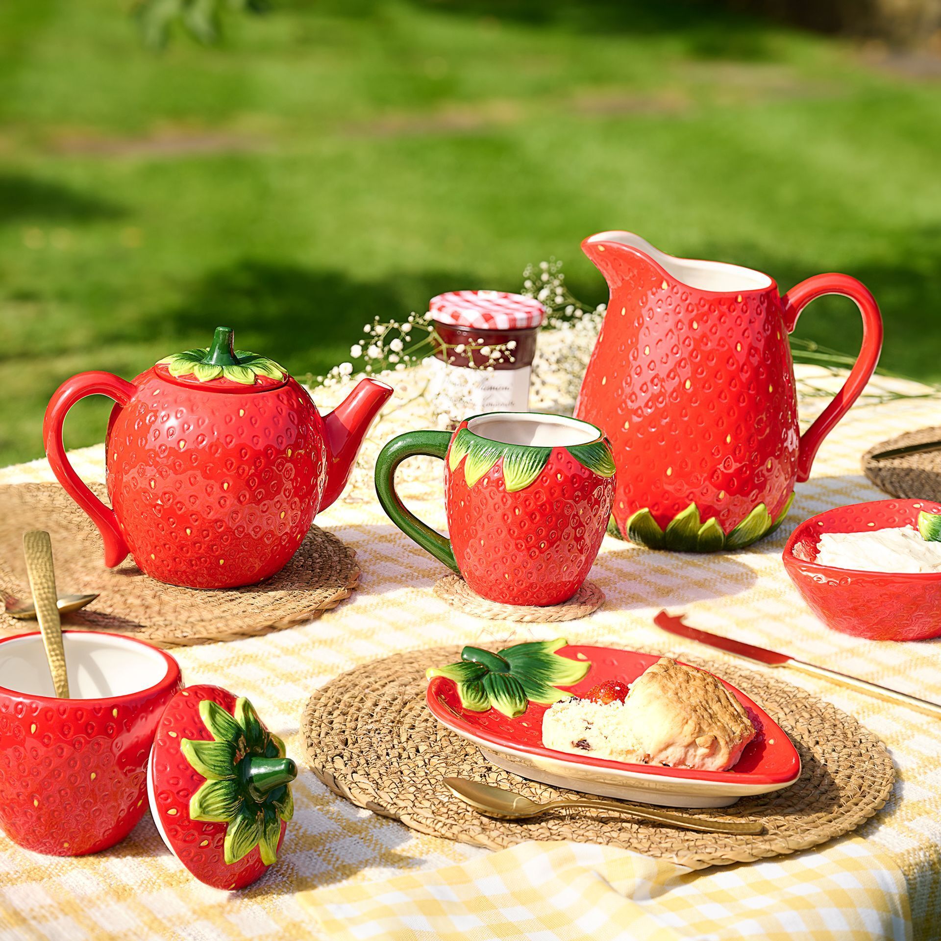 The Cottage Garden Storage Jar - Strawberry