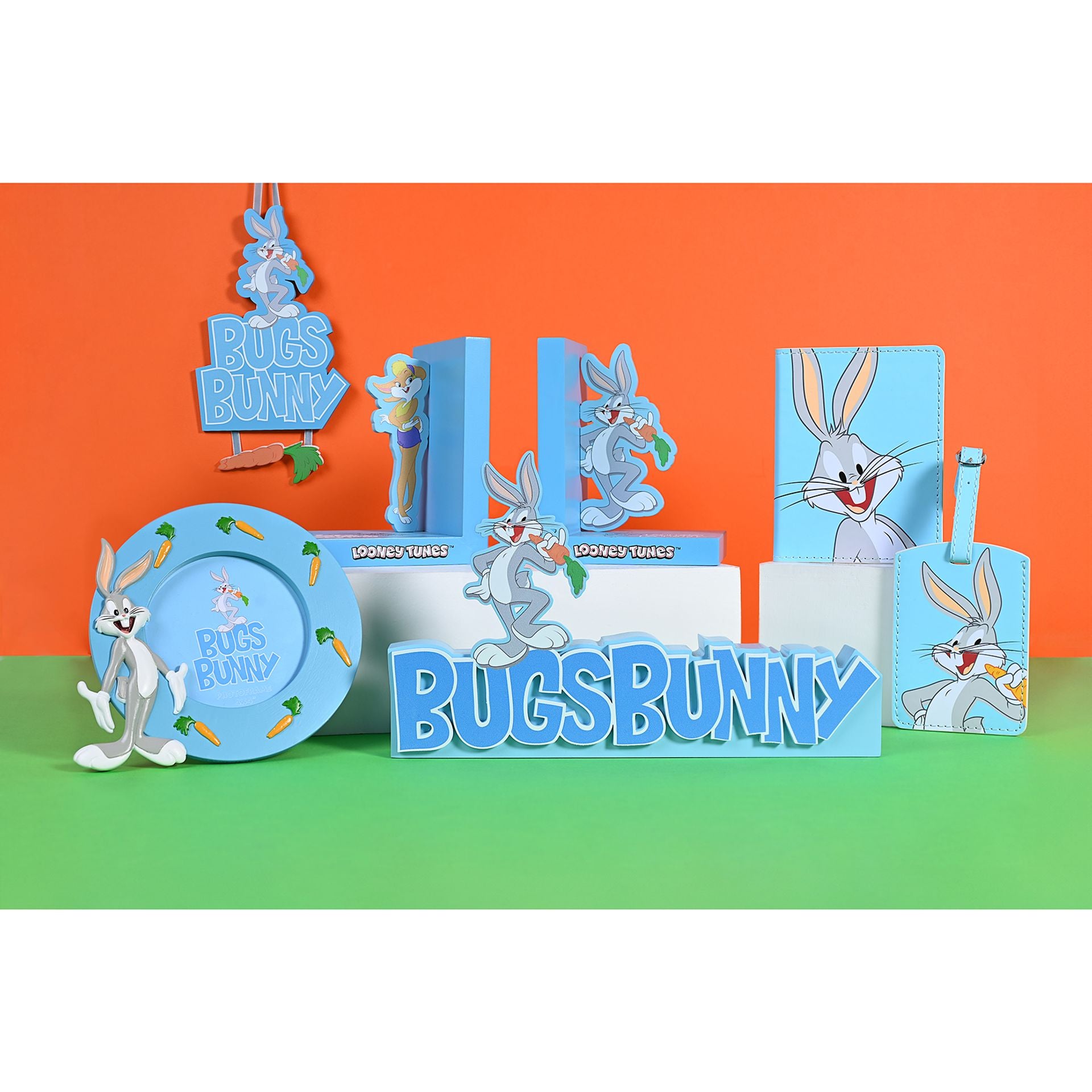 Warner Bros Looney Tunes Bugs Bunny MDF Mantel Plaque - 28 x 14cm