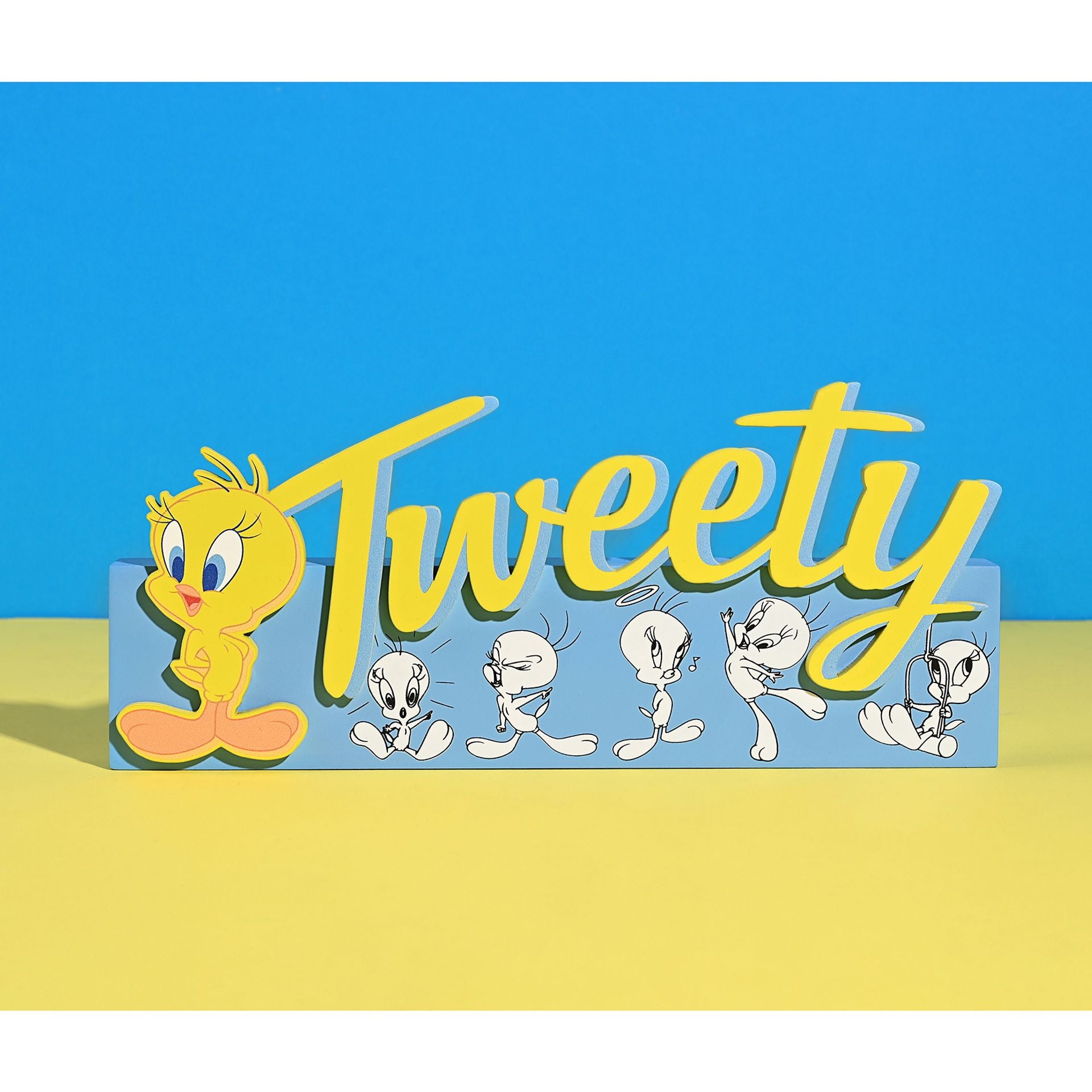Warner Bros Looney Tunes Tweety Pie MDF Mantel Plaque - 28 x 13cm