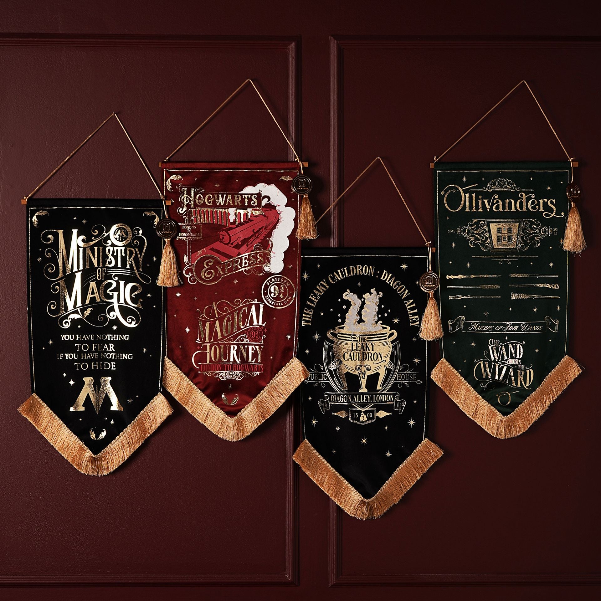 Warner Bros Harry Potter Alumni Banner - Ministry Of Magic