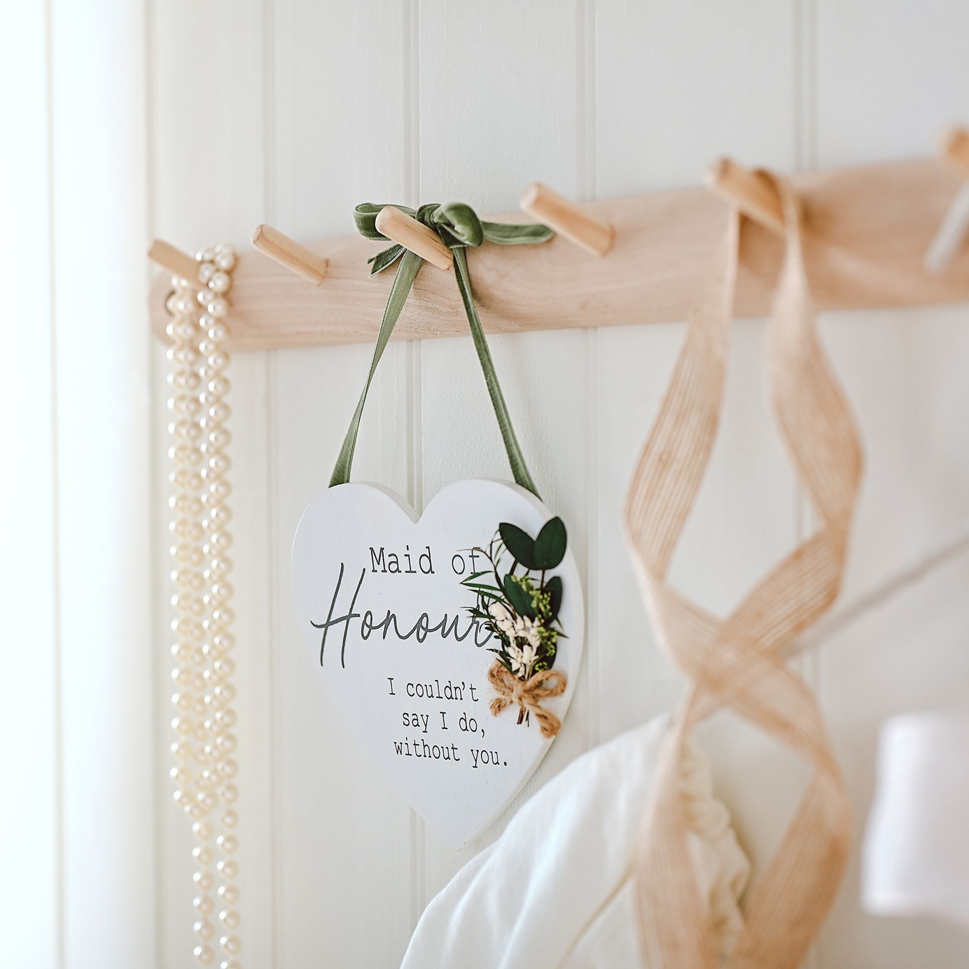 Love Story Heart Plaque With Flowers - Maid Of Honour
