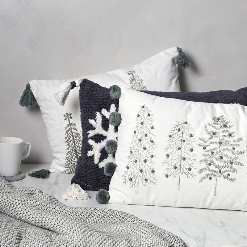 Snowlake Cushion with Tassles