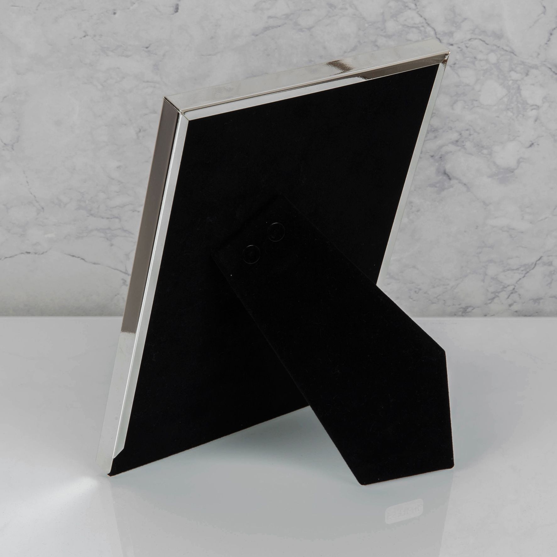 Elegance Silverplated Rib Edge Frame 5" x 7" Gift Boxed